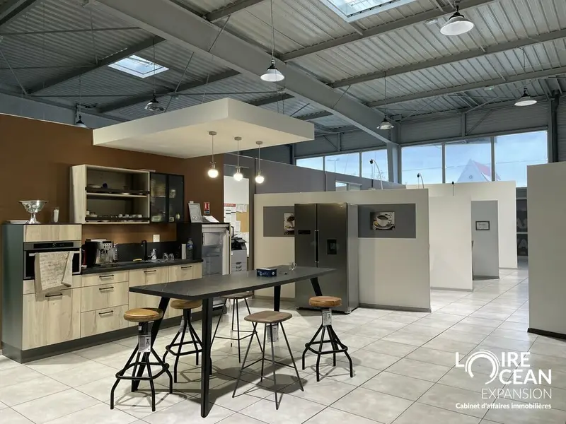 Local Commercial à louer - Châteaubriant (44110) - 600 m² - 3 800 €/mois