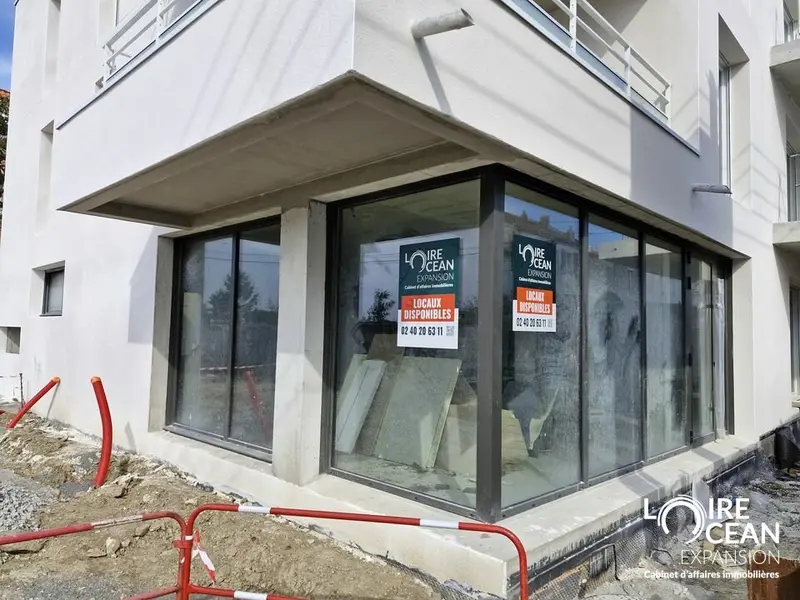 LOCAL COMMERCIAL NEUF GRANDE VISIBILITE AXE PRINCIPAL PORNIC