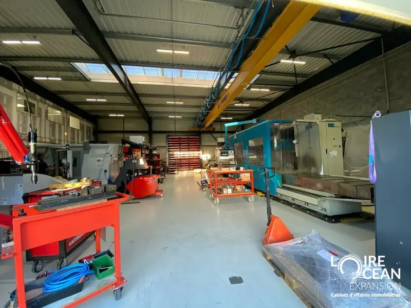 A LOUER LOCAL D'ACTVITE / AEROPORT