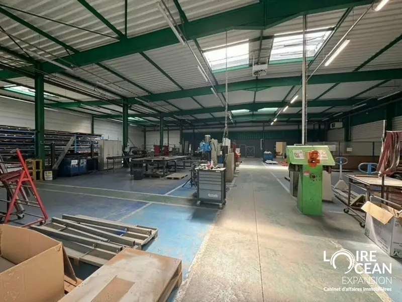 A vendre Locaux d'activité 12688m² Sainte-Pazanne
