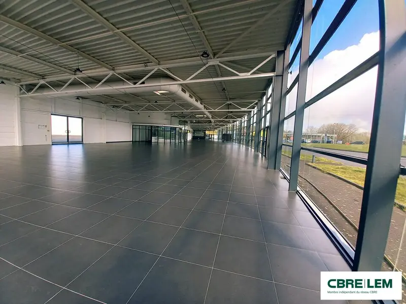 Local Commercial à vendre - Mondeville (14120) - 3313 m²