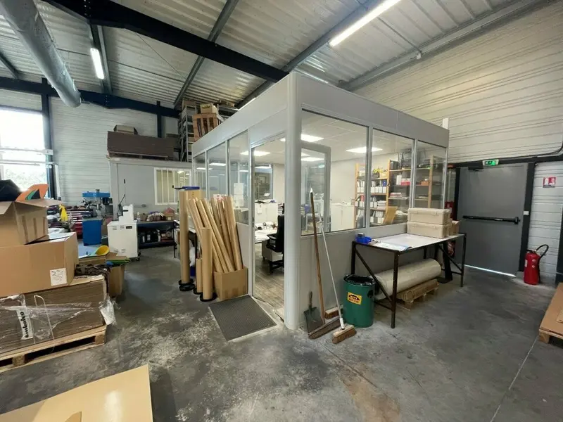 A louer Locaux d'activité 199.5m² Le Grand-Lemps