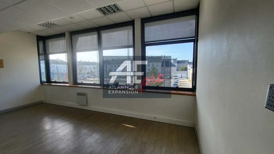 Bureau à louer - Saint-Nazaire (44600) - 246 m² - 2 437 €/mois