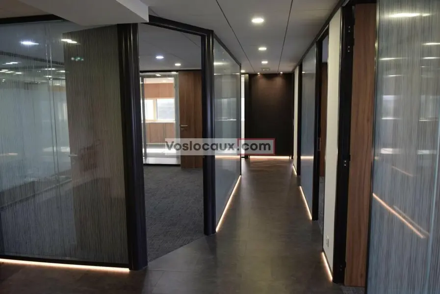 Bureaux de 245 m² à vendre  Villeneuve-Loubet début RN7