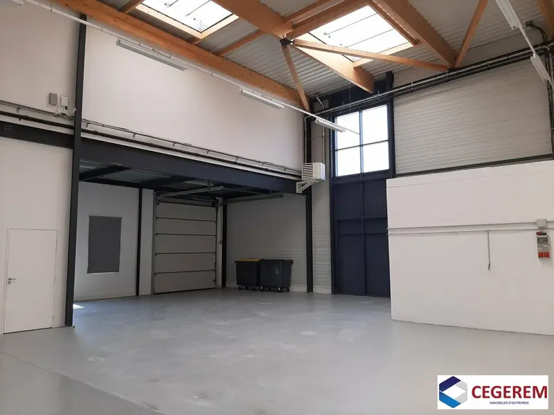 LOCAUX ACTIVITÉ A PARTIR DE 186 M2 A LIEUSAINT 