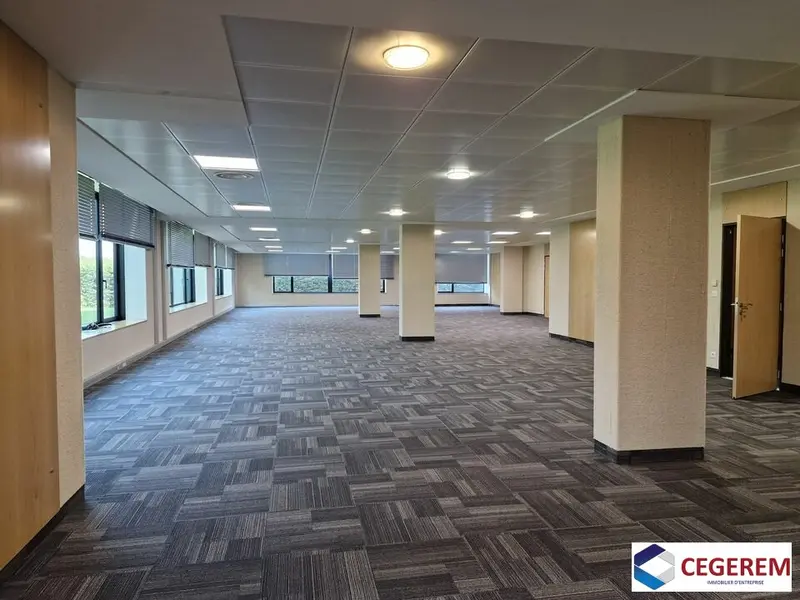 BUREAUX DE 320 M2 A LOUER A LIEUSAINT  
