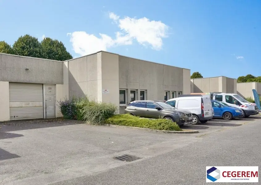 Entrepôt / Activité à louer - Lognes (77185) - 385 m² - 3 561 €/mois