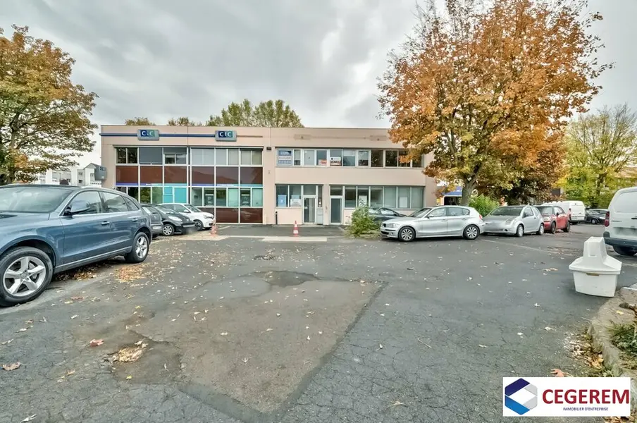 BUREAUX DE 530 M2 A TORCY