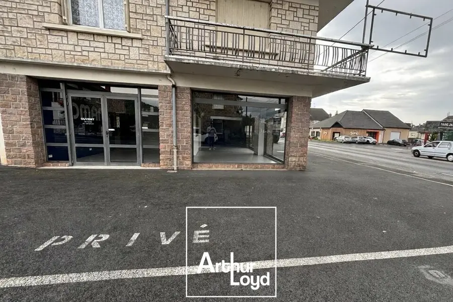 Local Commercial à louer - Brive-La-Gaillarde (19100) - 100 m² - 2 200 €/mois