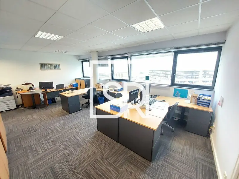 Bureau à louer - Cournon-D'Auvergne (63800) - 68 m² - 833 €/mois