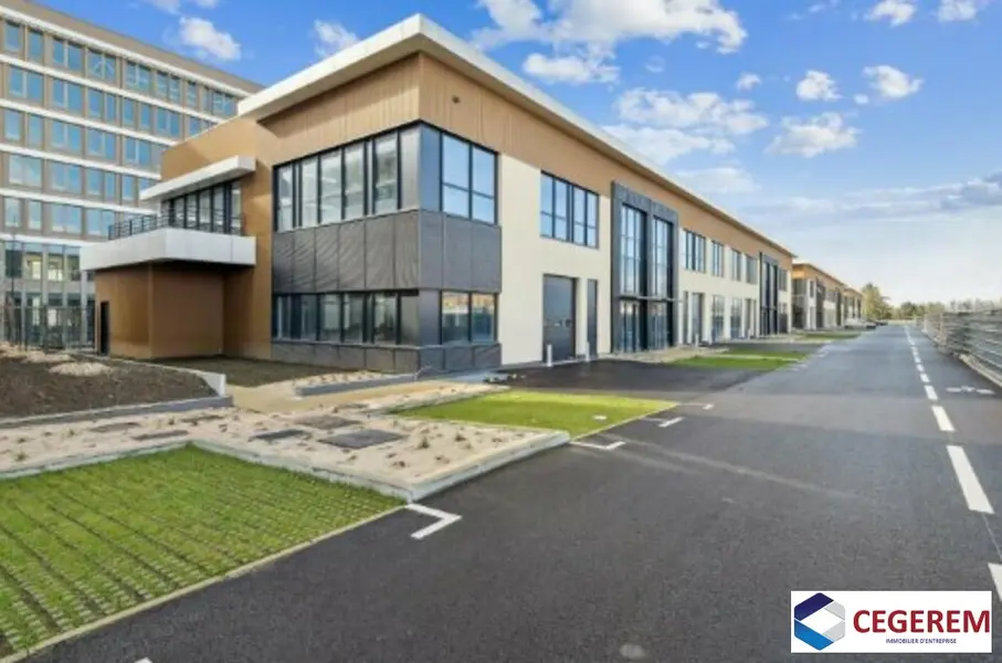 Entrepôt / Activité à louer - Nanterre (92000) - 704 m² - 12 906 €/mois