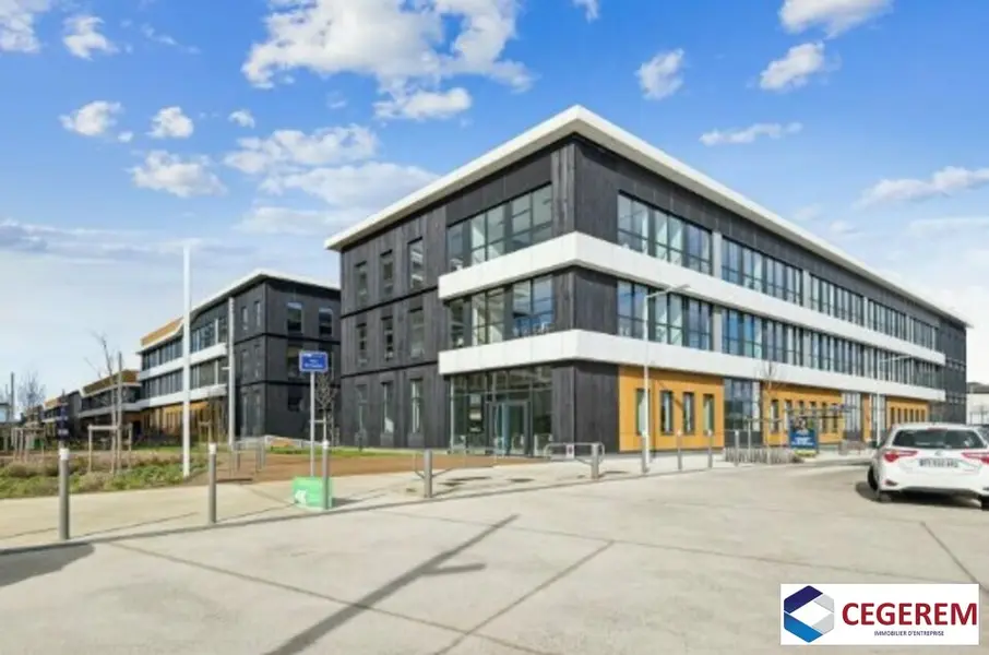 Entrepôt / Activité à louer - Nanterre (92000) - 2046 m² - 37 510 €/mois