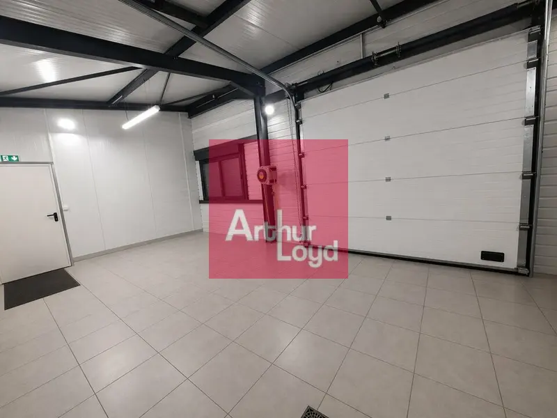 Entrepôt / Activité à vendre - Thiers (63300) - 83 m²