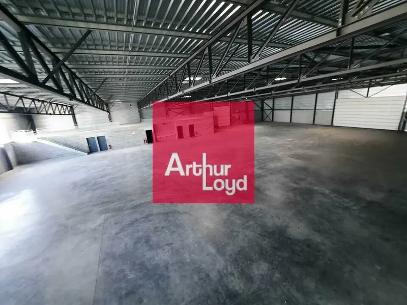 A vendre Locaux d'activité 2755m² Le Broc