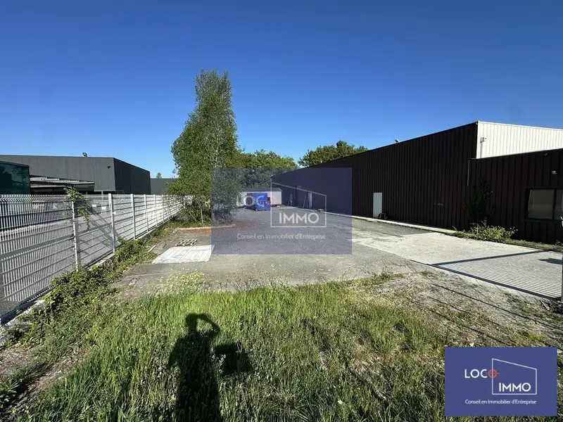 A louer Locaux d'activité 1090m² Gradignan