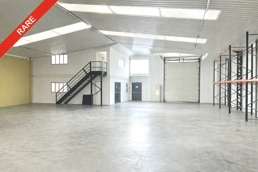 A louer Entrepôt 1050m² Riom