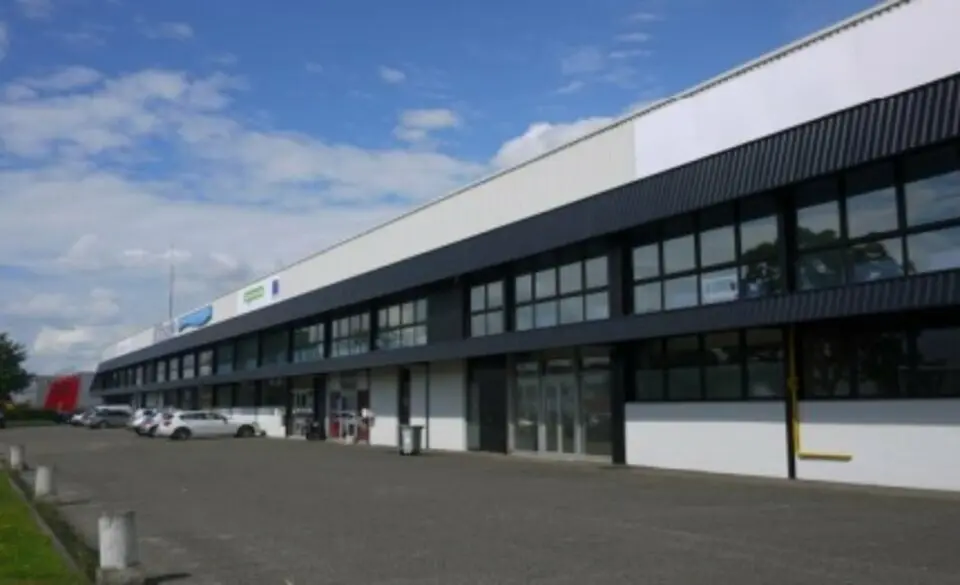 Entrepôt / Activité à louer - Saint-Étienne-Du-Rouvray (76800) - 1502 m² - 5 ...