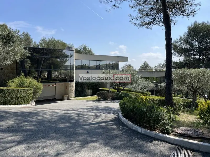 À louer : bureaux de 445 m² à Sophia Antipolis  Quartier Bouillides