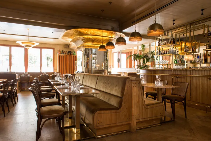 PARIS 15 - QUARTIER VAUGIRARD - GRANDE SURFACE - TERRASSE 60 COUVERTS