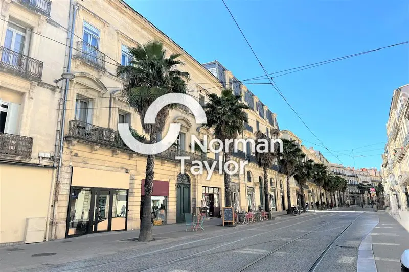 A louer Local commercial  443m² Montpellier