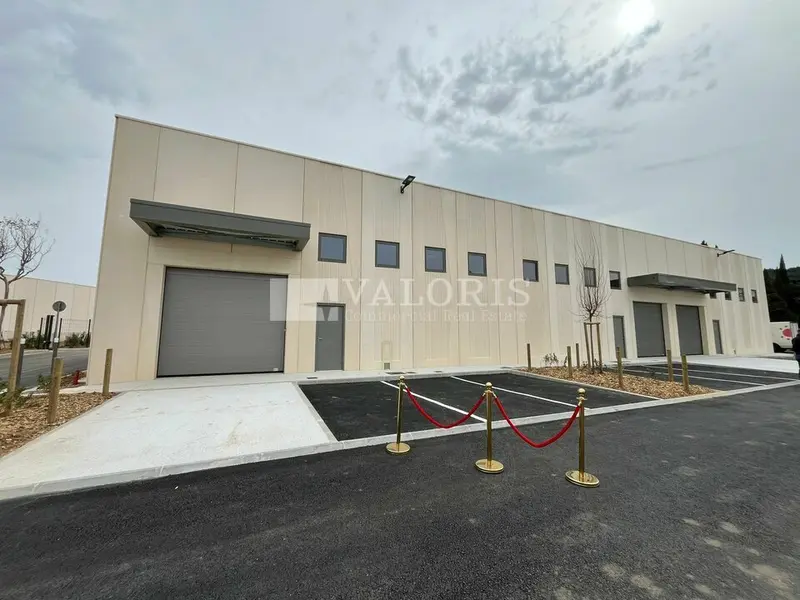 A vendre Locaux d'activité 811.95m² Les Pennes-Mirabeau