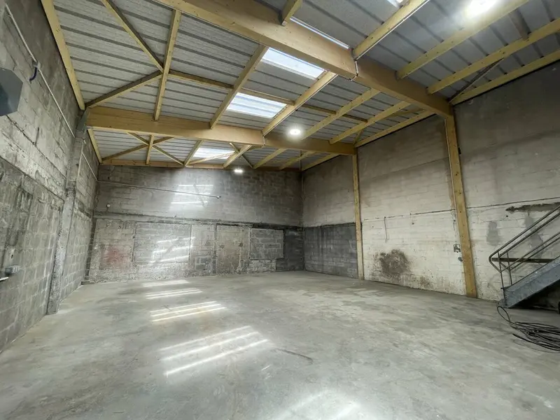Entrepôt / Activité à vendre - Lorient (56100) - 274 m²