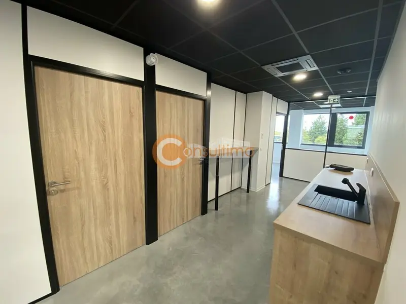 Bureau à louer - Artigues-Près-Bordeaux (33370) - 156 m² - 3 380 €/mois