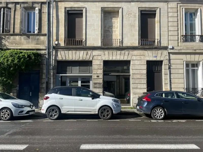 LOCAL COMMERCIAL - BUREAU A LOUER BORDEAUX CHARTRONS 100 M²