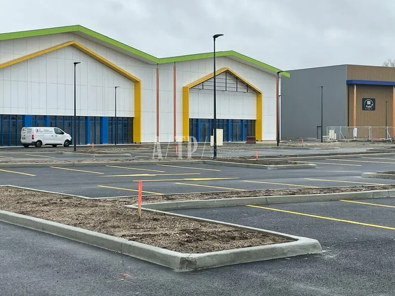 Local Commercial à louer - Virsac (33240) - 1600 m² - 17 333 €/mois