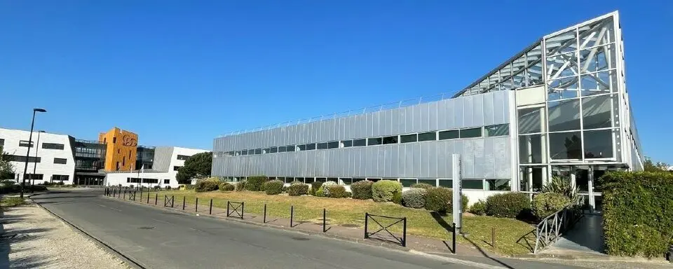 Bureau à vendre - Bordeaux (33300) - 149 m²
