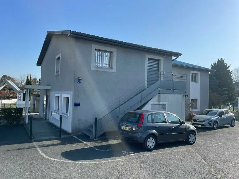 Bureau à louer - Cenon (33150) - 122 m² - 1 200 €/mois