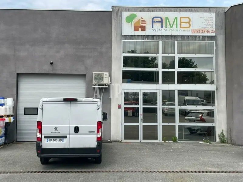 Entrepôt / Activité à louer - Eysines (33320) - 286 m² - 1 950 €/mois