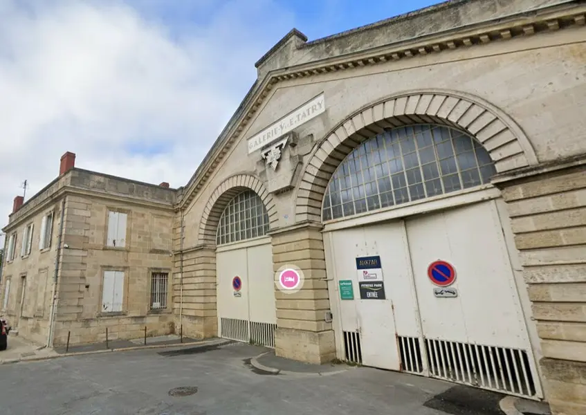 Bureau à louer - Bordeaux (33300) - 426 m² - 7 100 €/mois