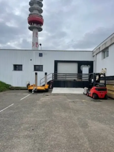 Entrepôt / Activité à louer - Artigues-Près-Bordeaux (33370) - 695 m² - 3 585...