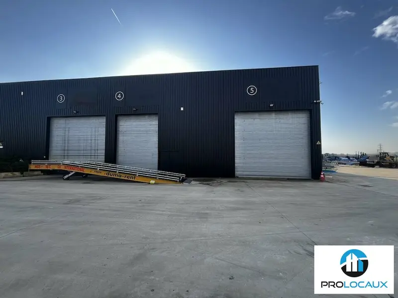 Entrepôt / Activité à louer - Canly (60680) - 1520 m² - 6 333 €/mois