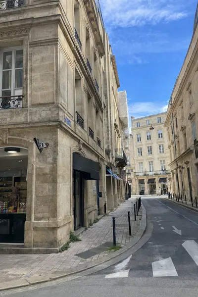 Bureau à louer - Bordeaux (33000) - 95 m² - 1 615 €/mois