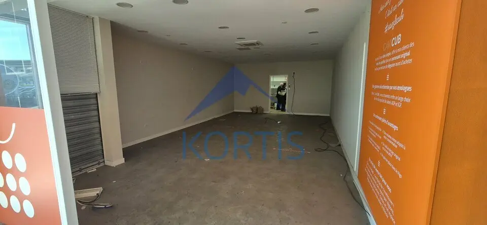 À LOUER  LOCAL COMMERCIAL