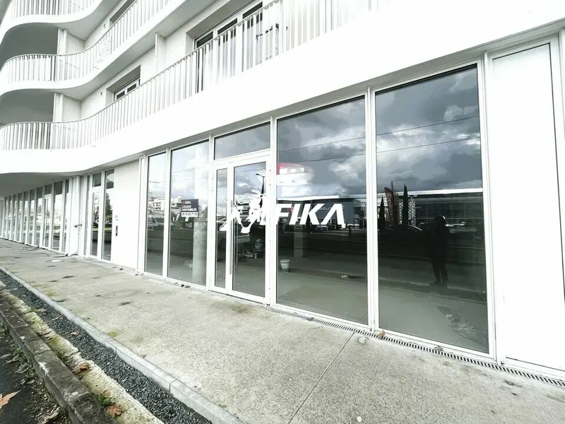 A VENDRE LOCAL COMMERCIAL 110 m² - (33110) LE BOUSCAT