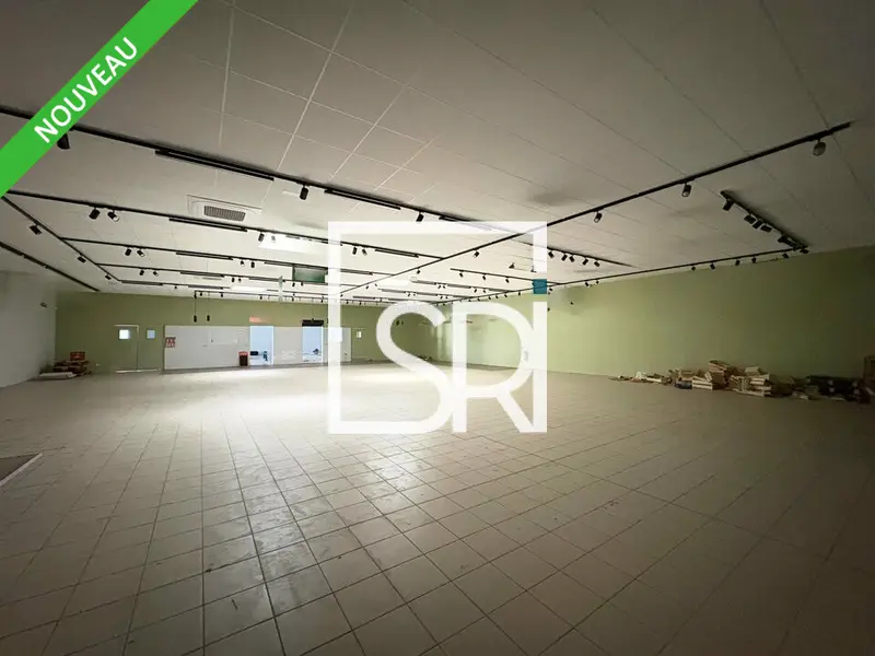 Local Commercial à louer - Clermont-Ferrand (63100) - 640 m² - 5 900 €/mois