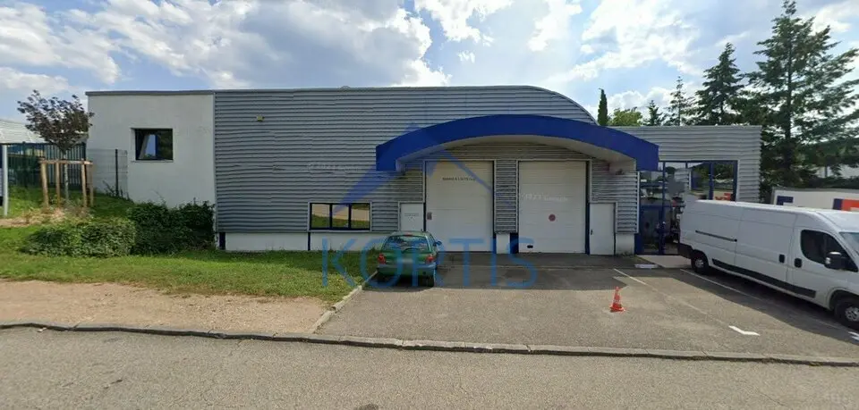 À LOUER  473 m² locaux d'activité + bureaux  Saint-Genis-Laval