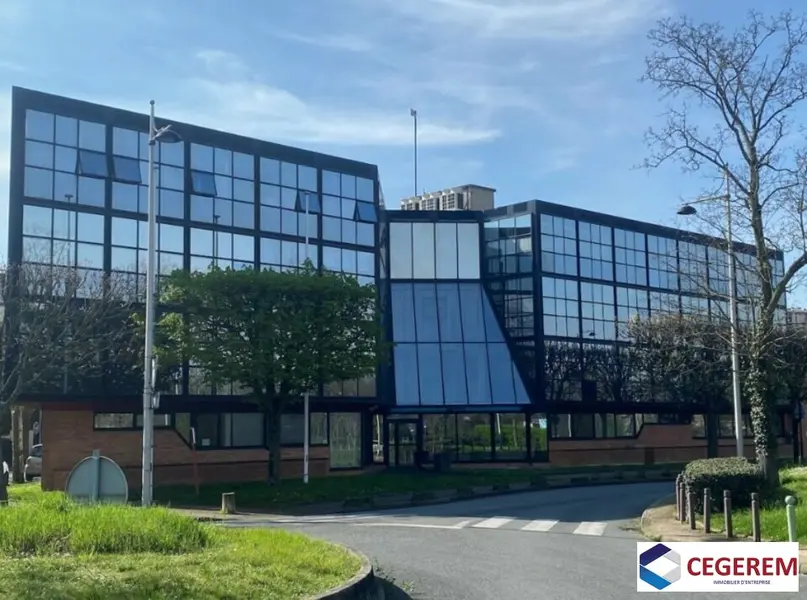 BUREAUX DE 571 M2 A LOUER A CHAMPIGNY SUR MARNE