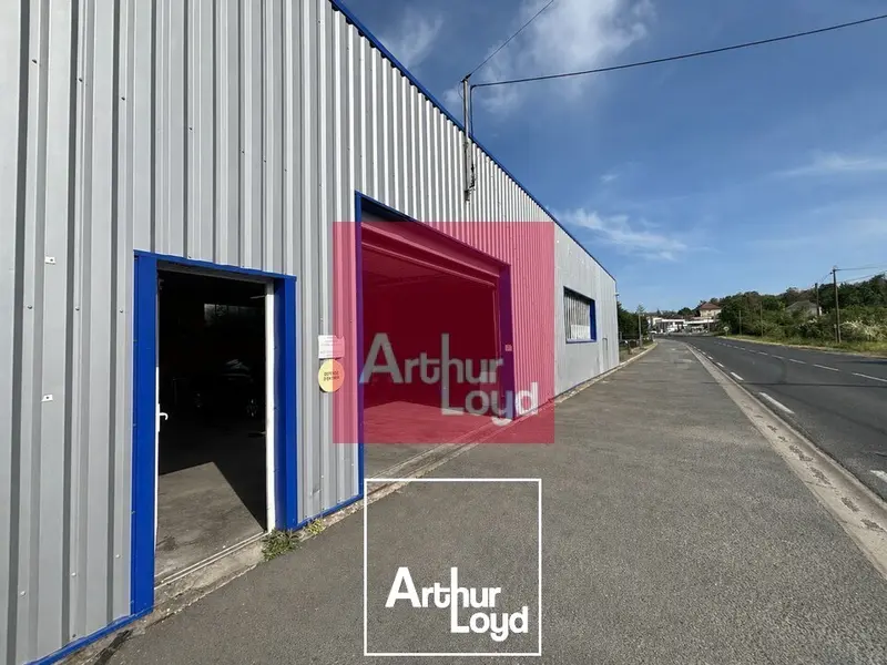 A LOUER Local d'activité 228m2-Axe passant-Proche de Brive