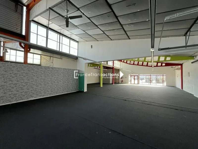 Local Commercial à louer - Montauban (82000) - 605 m² - 2 700 €/mois