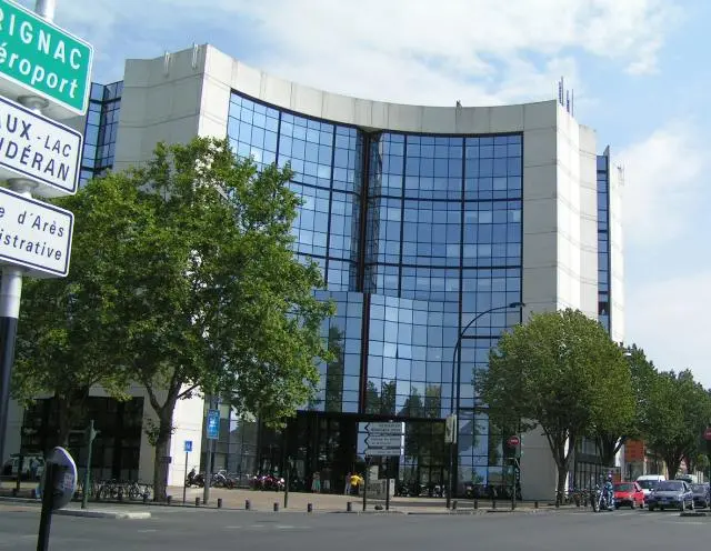 A louer Bureaux 677m² Bordeaux