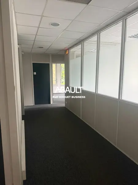 A louer Bureaux 389.7m² Bordeaux