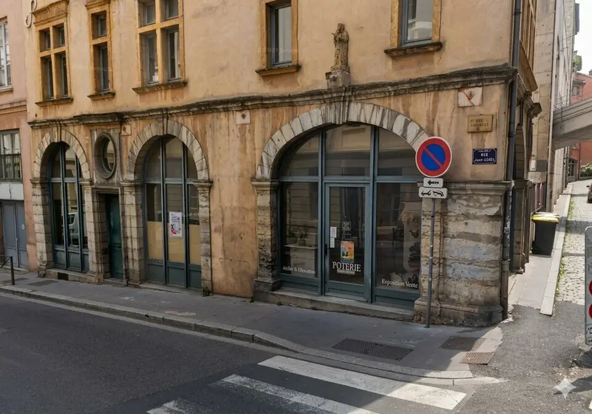 A louer Local commercial  71m² Lyon 05