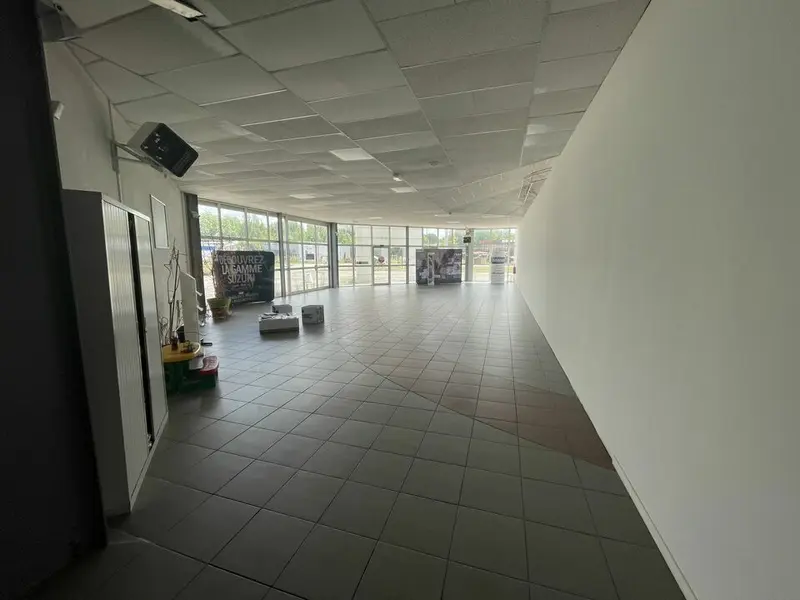 Local Commercial à louer - Bias (47300) - 1854 m² - 12 000 €/mois