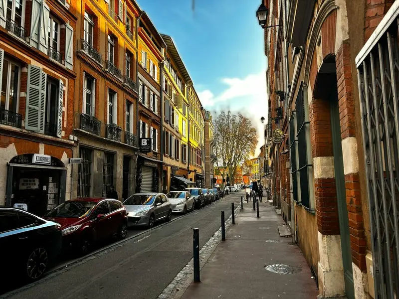 A CEDER LOCAL COMMERCIAL ENVIRON 20M² QUARTIER DES CARMES TOULOUSE