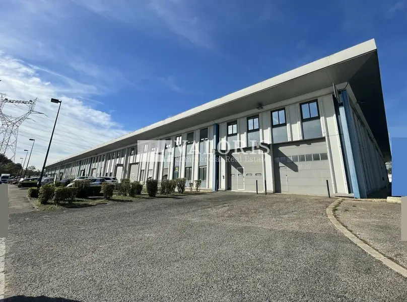 A vendre Bureaux 1621m² Saint-Quentin-Fallavier