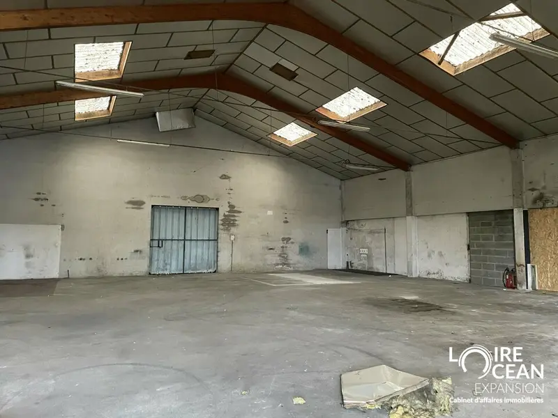 LOCAL D'ACTIVITÉ  OPPORTUNITÉ RARE À VALLET